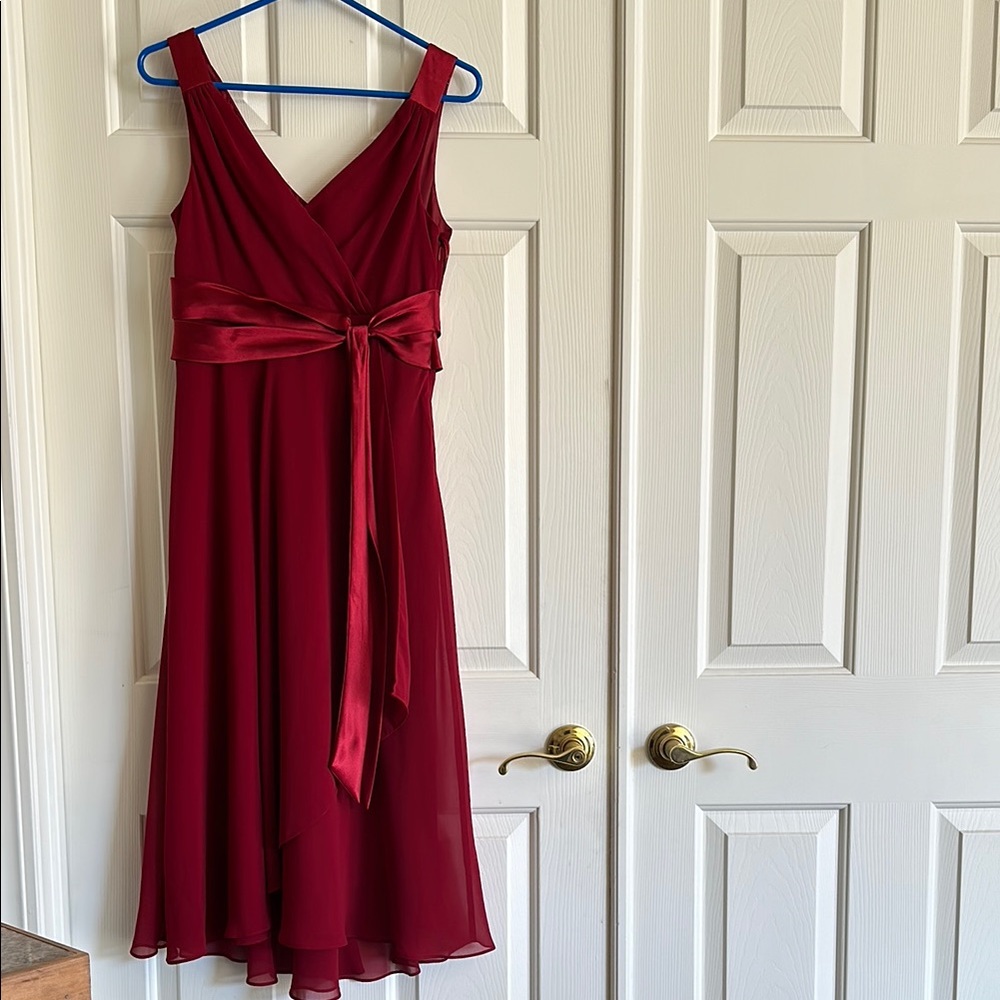 Elegant Red Sleeveless Dress